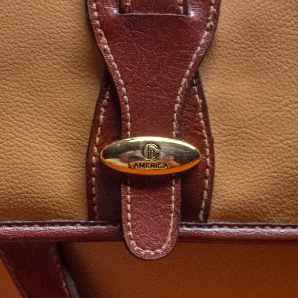 CL AMERICA Medium Tan Messenger Shoulder Bag Purse Roomy Handbag Faux Leather - Picture 7 of 8